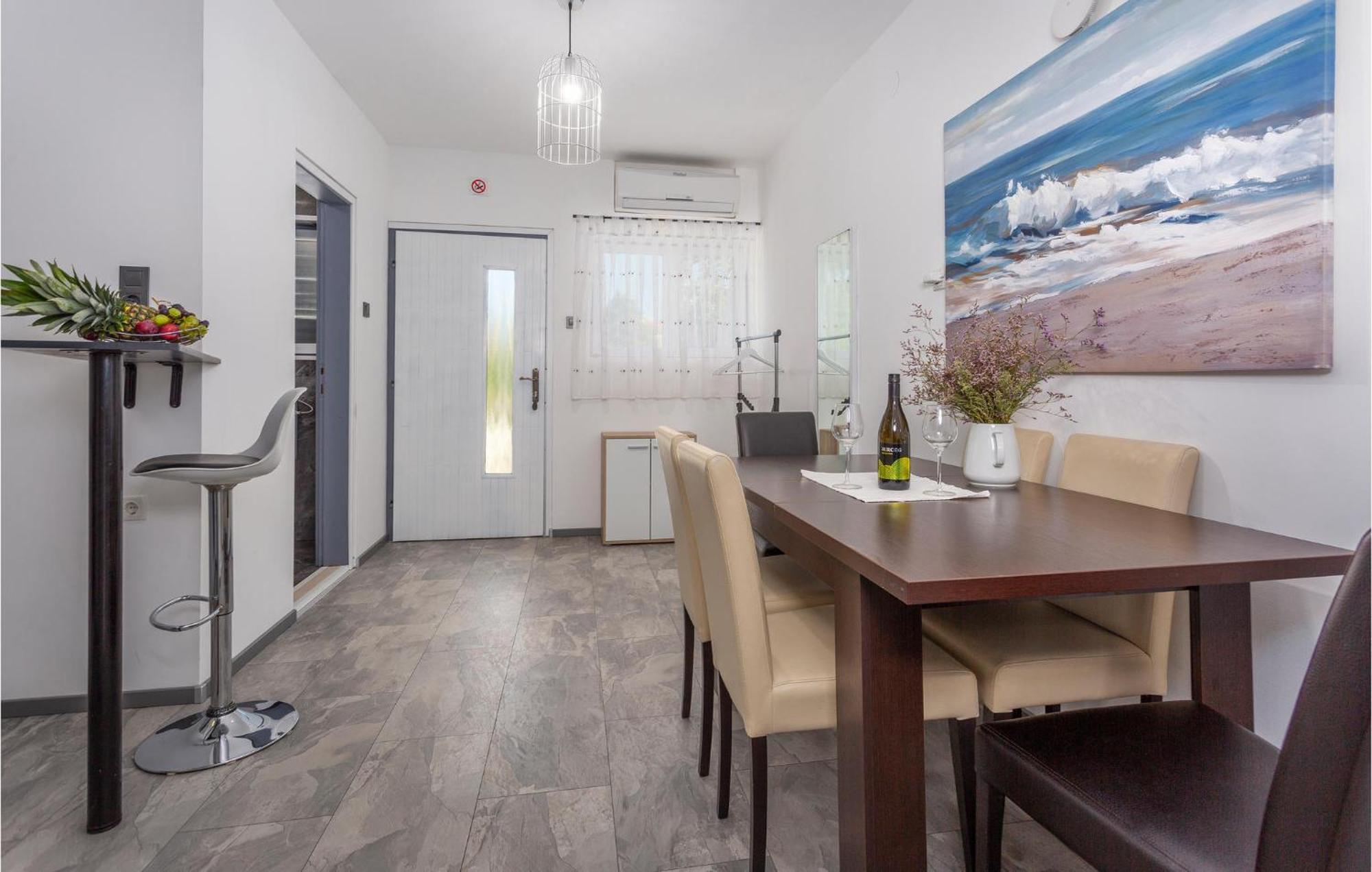 Beautiful Apartment In Malinska With Kitchen Extérieur photo