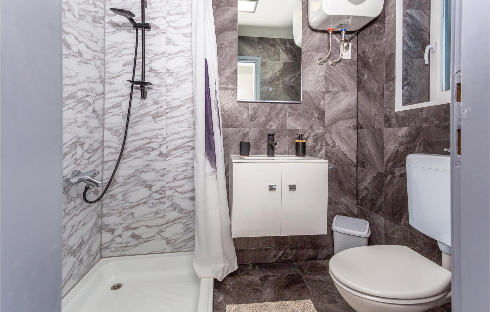 Beautiful Apartment In Malinska With Kitchen Extérieur photo